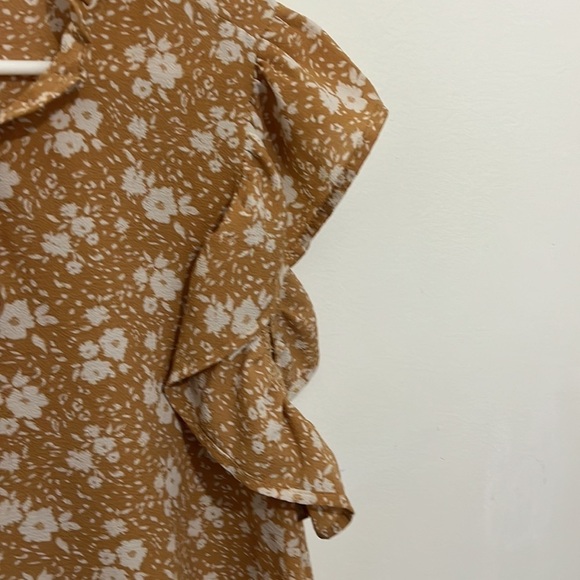 Perch by Blu-Pepper floral ruffle sleeve top w/tie at neck. 2X - Picture 4 of 6